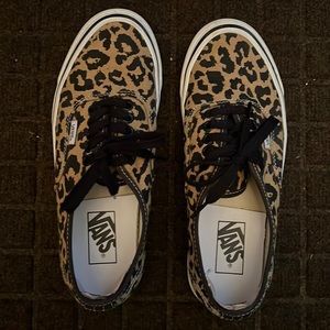 Leopard print Vans